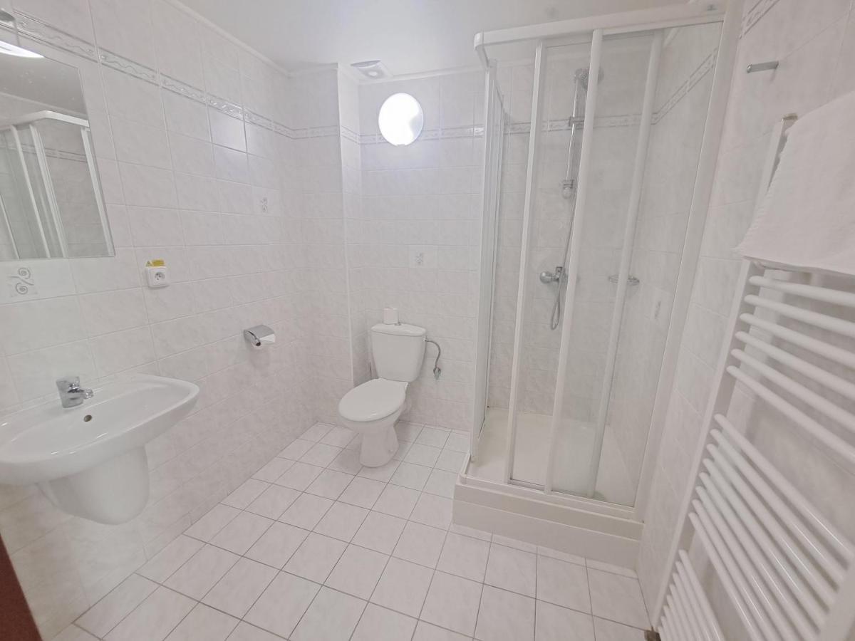 Hasicsky Hotel Pribyslav Экстерьер фото