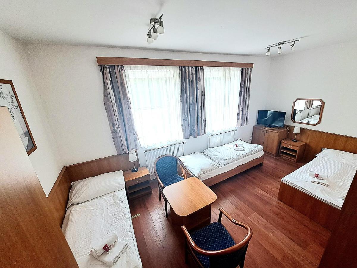 Hasicsky Hotel Pribyslav Экстерьер фото